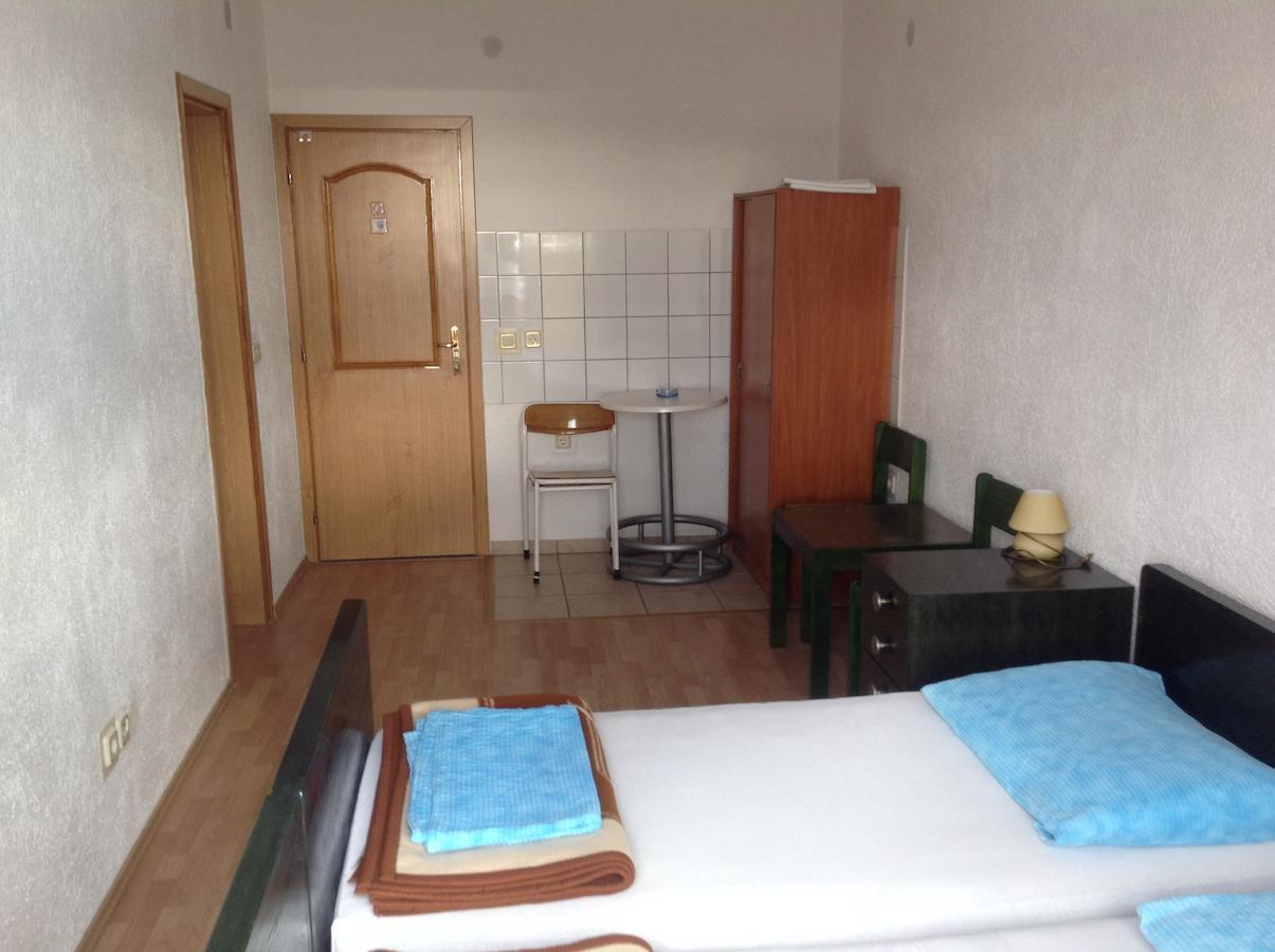 Katarina Apartments And Rooms Sibinj Krmpotski Phòng bức ảnh