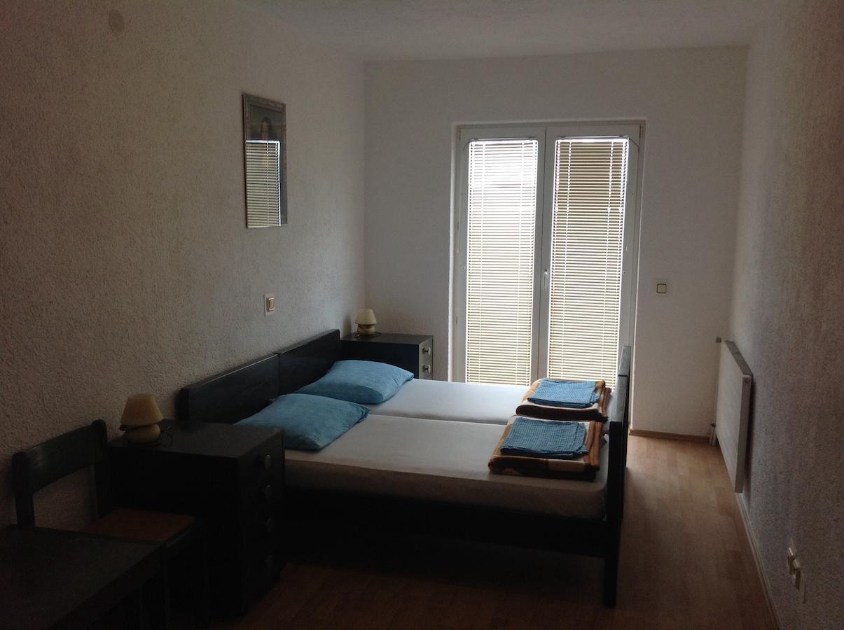 Katarina Apartments And Rooms Sibinj Krmpotski Phòng bức ảnh