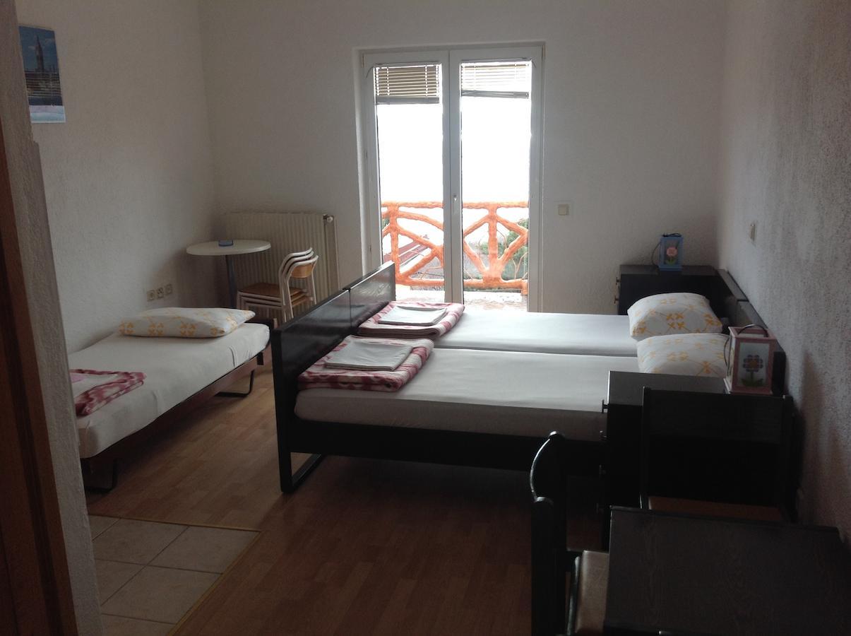 Katarina Apartments And Rooms Sibinj Krmpotski Phòng bức ảnh