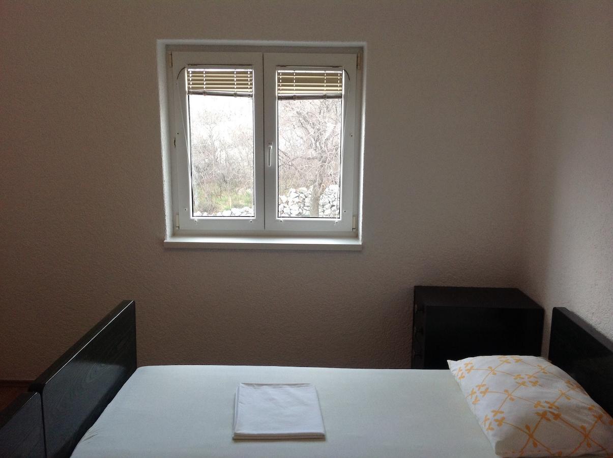 Katarina Apartments And Rooms Sibinj Krmpotski Phòng bức ảnh